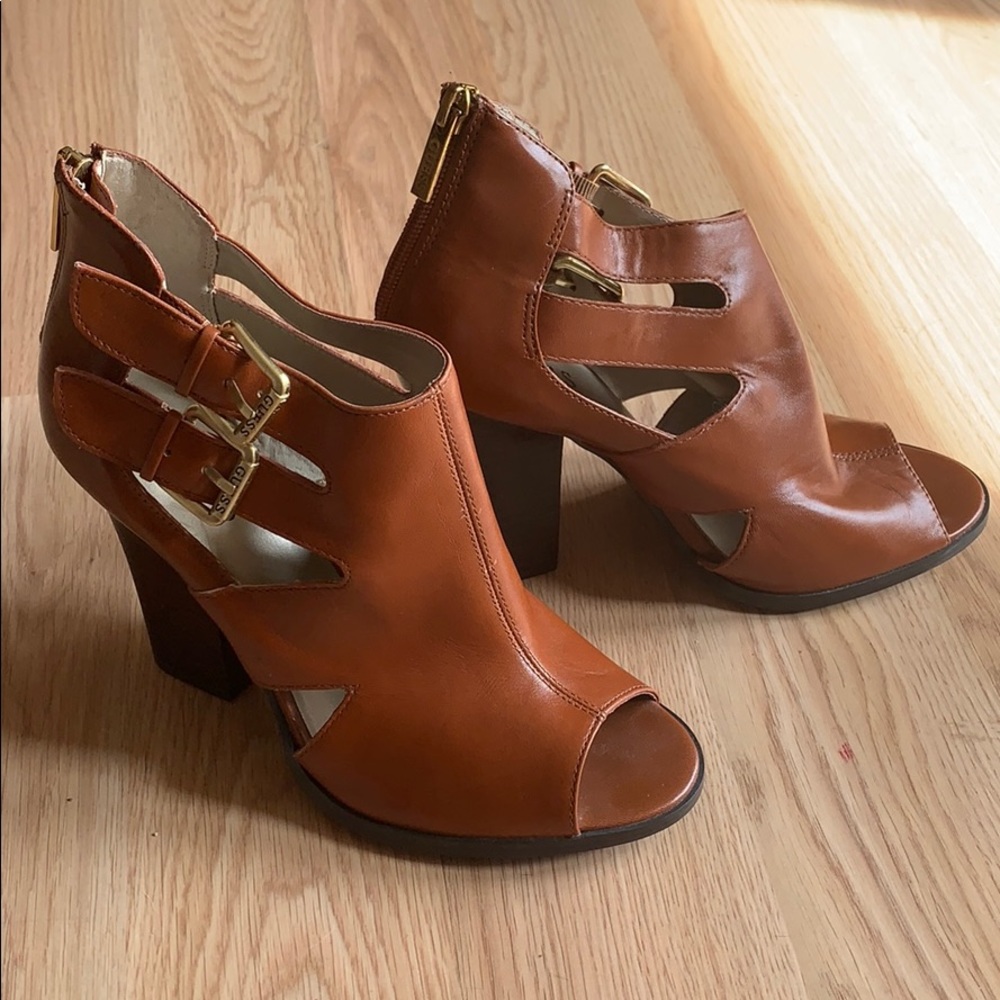 Guess chunky heels